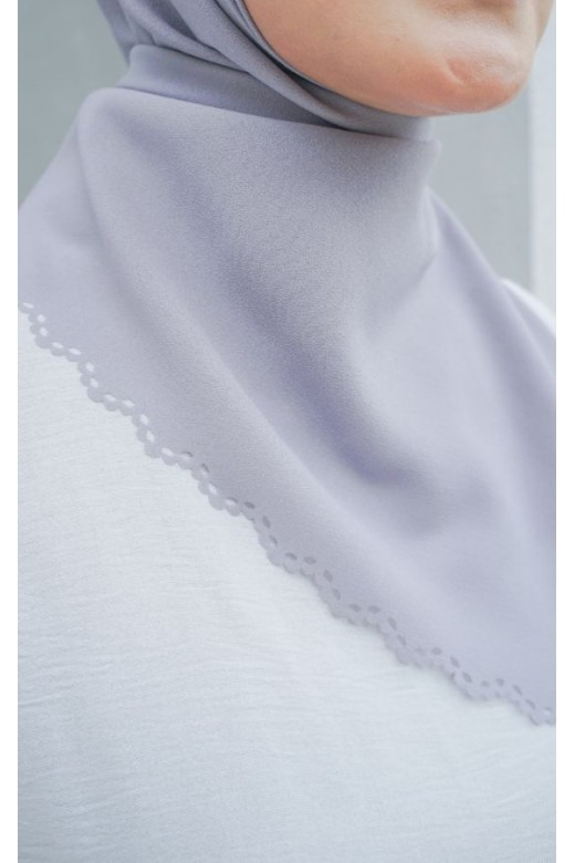 Hijab Segi 4 Lasercut Curly Grey